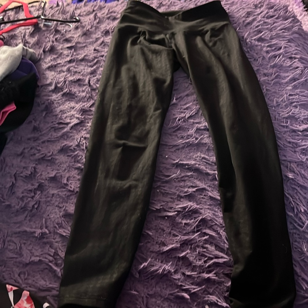 Women’s black old navy leggings.